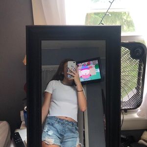 white Hollister t-shirt